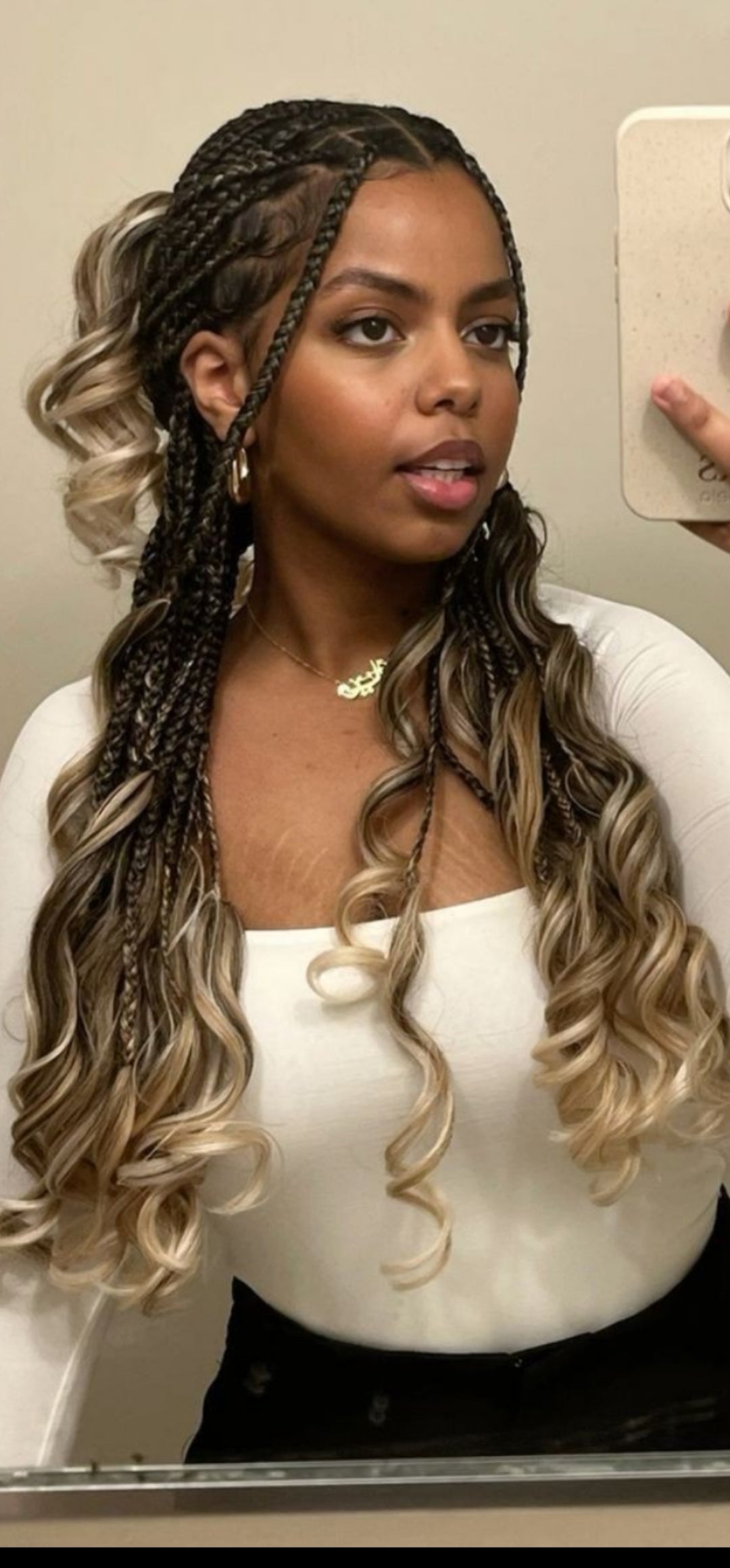 (E1) FRENCH CURLS SAME SIZE LIKE THE PICTURE (HAIR NOT INCLUDED)