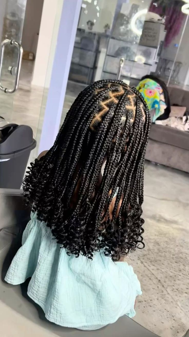 (1d) KIDS CONROWS DESIGN AND KNOTLESS BOX BRAID. kid under 4 to 10 years old.