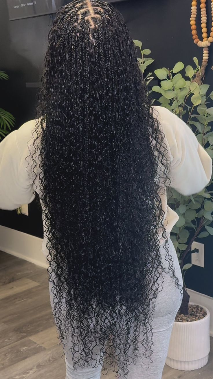 (4) GYPSY SMALL MEDUIM KNOTLESS BOX BRAID WITH HAIR INCLUDED. (MID-BACK- $470) (WAIST-LENGTH $600)