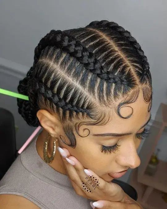 (F6) STITCH CONROWS WITH A BUN (4 Stitch conrows is $80 & 4 Regular conrows is $50) you are free to choose