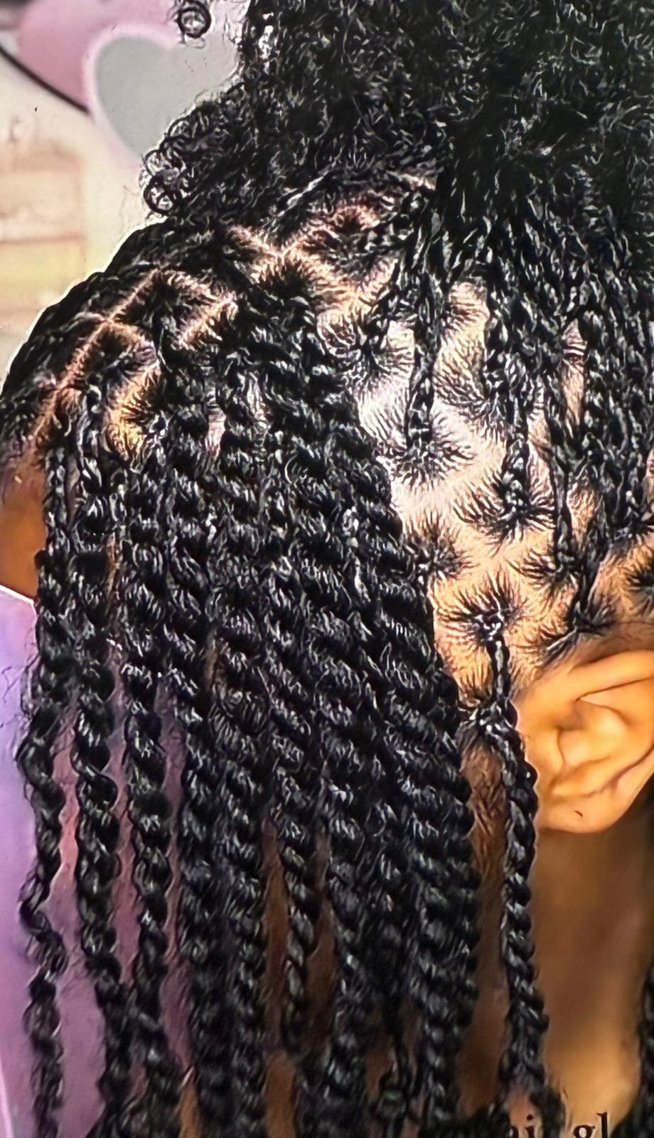 TWIST SHOULDER LENGHT SMALL MEDIUM. (HAIR NOT INCLUDED)