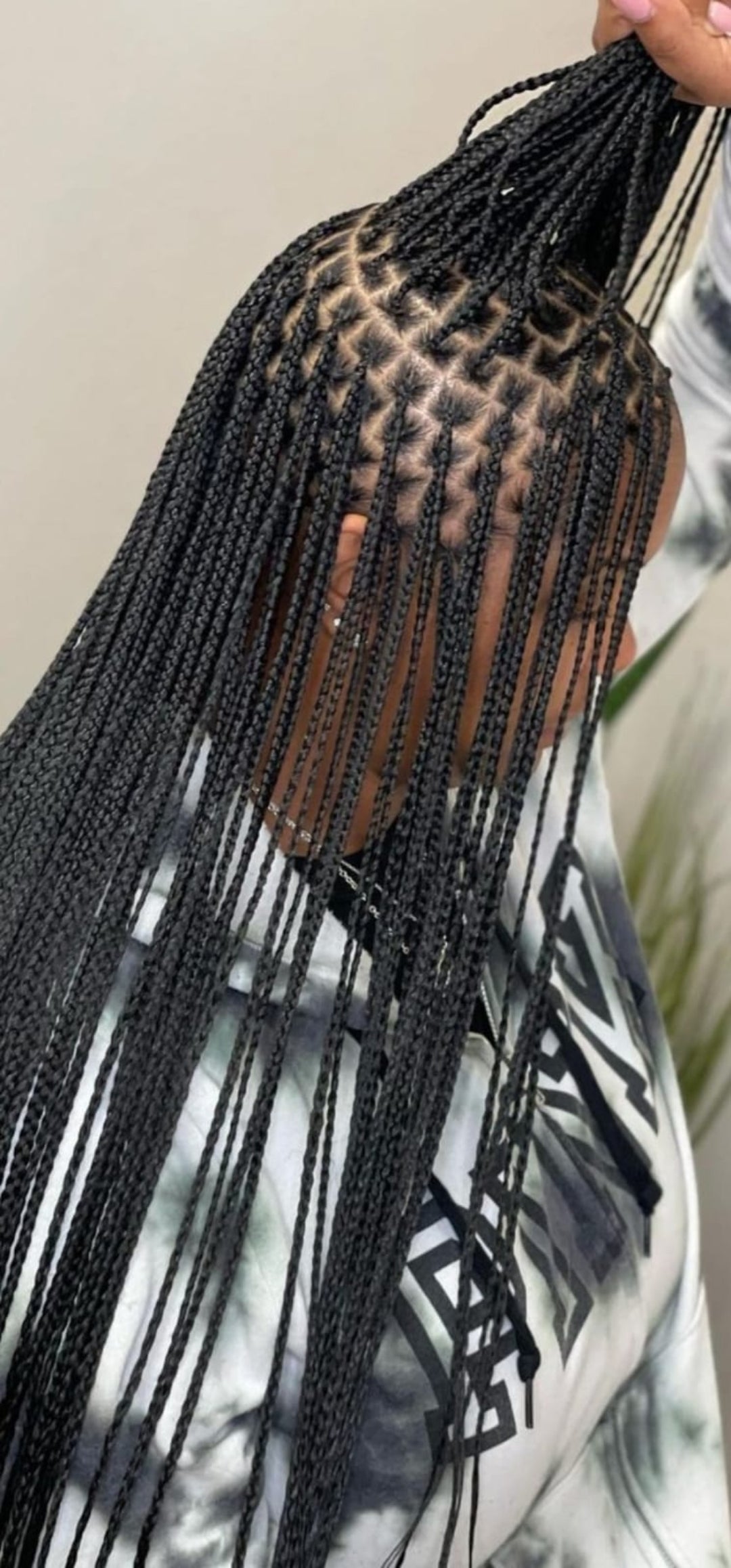 (1c4) KNOTLESS BOX BRAID EXTRA SMALL MID-BACK $300, WAIST LENGTH $400 HAIR-INCLUDED.