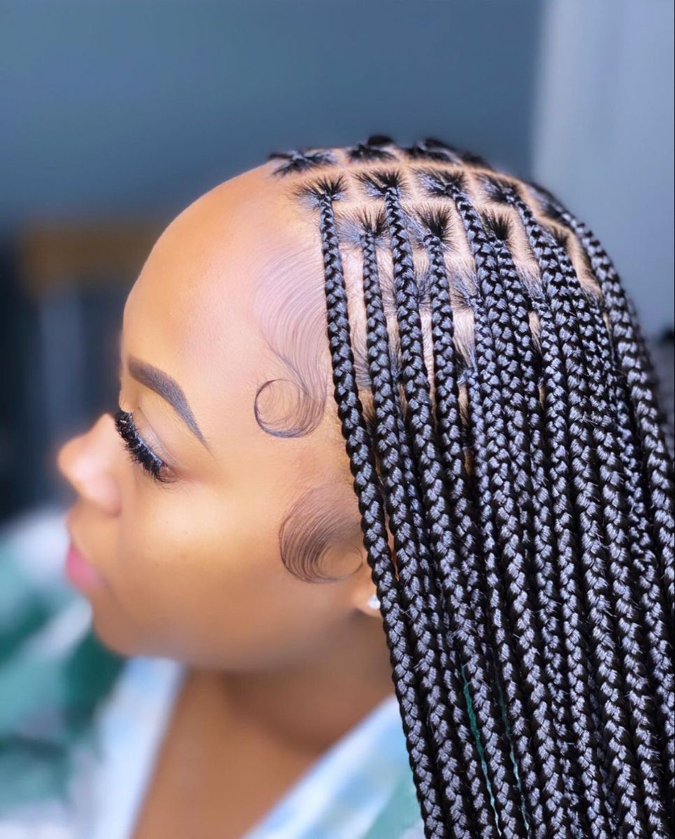 SMALL KNOTLESS BOX BRAIDS