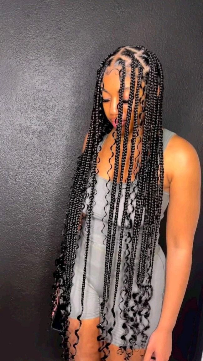 (1) > SMALL KNOTLESS BOX BRAID / BOHO BOX BRAIDS,  WITH SYNTHETIC CURLY HAIR AND BRAIDING HAIR INCLUDED ON THIS SERVICE.  YOU CAN ALSO BRING YOUR OWN CURLY HAIR AND GET $10 DISCOUNT. SCROLL FOR OPTIONS TO BOOK DIFFERENT SIZES.