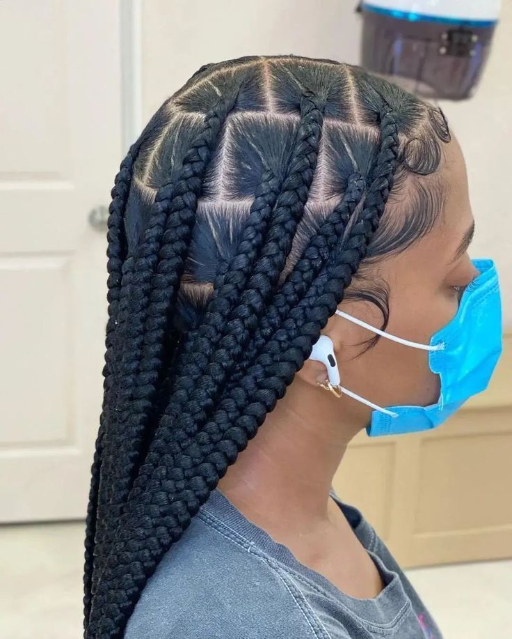 LARGE KNOTLESS BOX BRAID,  (MID-BACK $150,) (WAIST LENGTH $180) UNDER BUTT