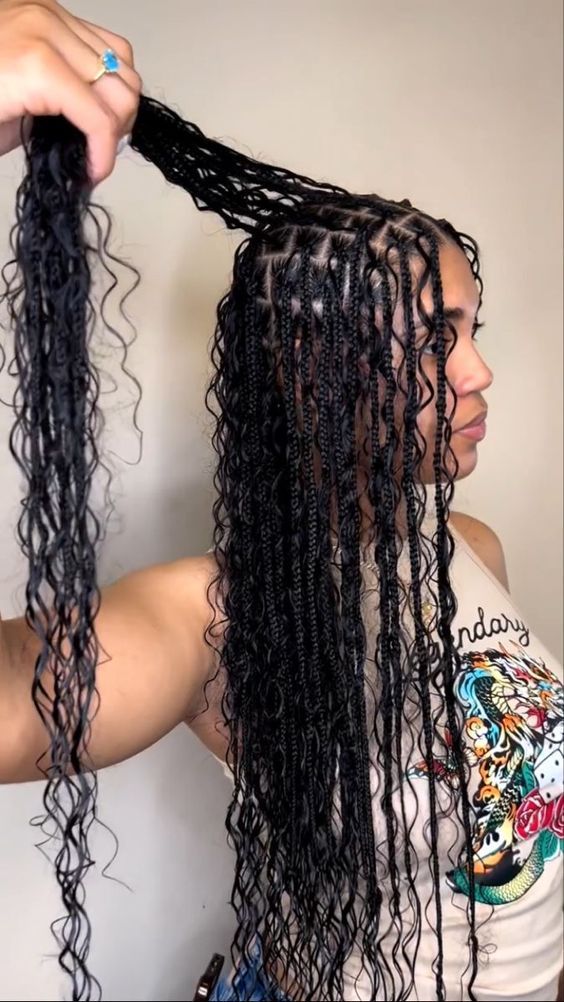 (1) > SMALL KNOTLESS BOX BRAID / BOHO BOX BRAIDS,  WITH SYNTHETIC CURLY HAIR AND BRAIDING HAIR INCLUDED ON THIS SERVICE.  YOU CAN ALSO BRING YOUR OWN CURLY HAIR AND GET $10 DISCOUNT. SCROLL FOR OPTIONS TO BOOK DIFFERENT SIZES.
