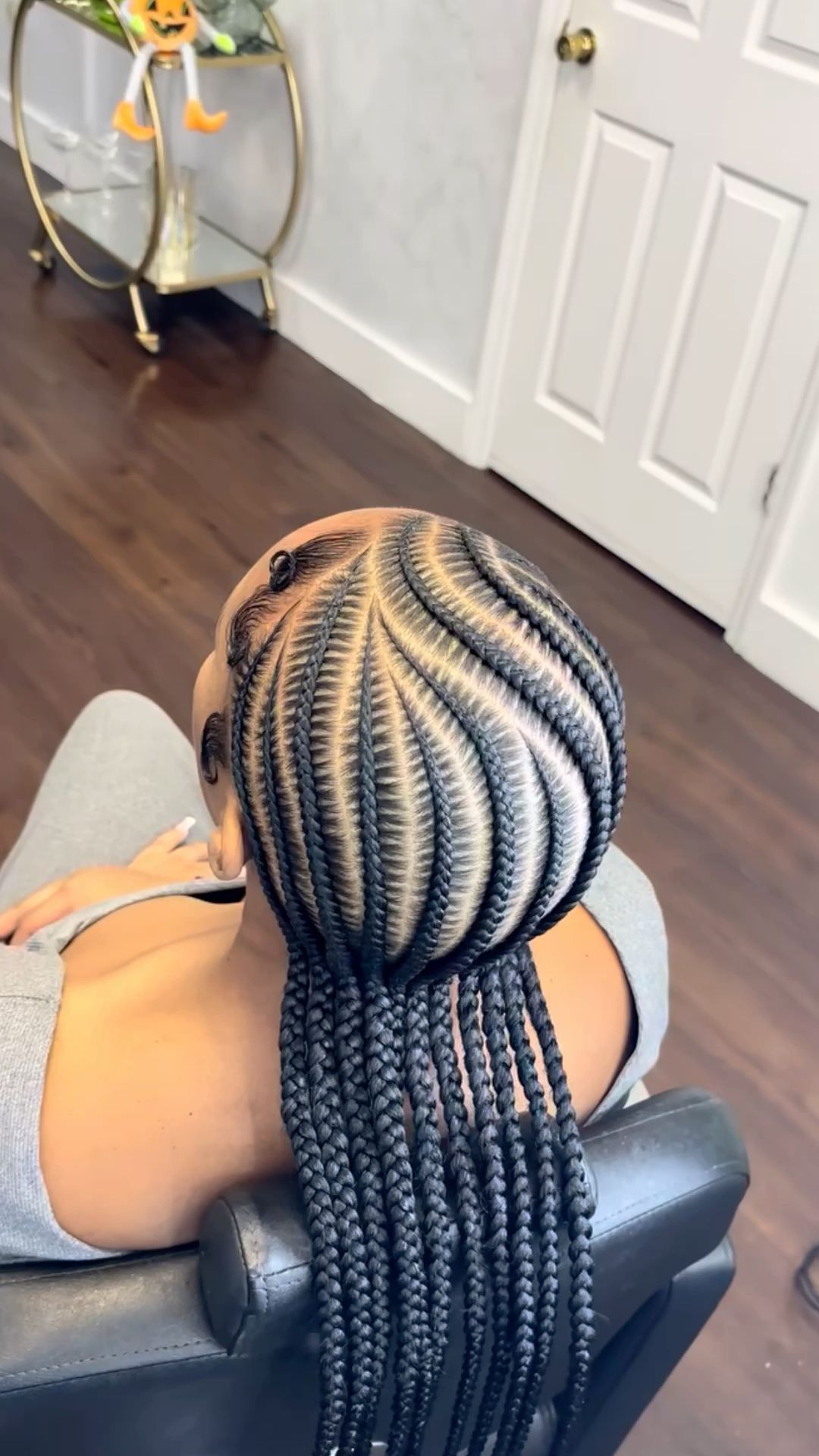 (1c) CONROWS DESIGN REGULAR NO STITCH. SCROLL TO SEE MORE PICTURES AND ANY HAIR STYLE HERE IS $150 ,WITH BRAIDING HAIR INCLUDED.