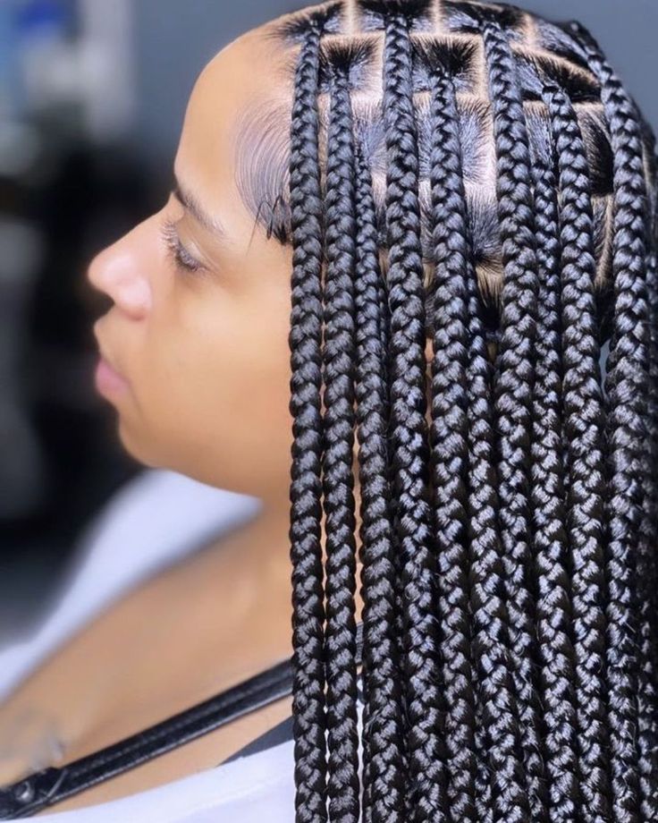 (1) > SMALL KNOTLESS BOX BRAID / BOX BRAID (MID-BACK > $250) (WAIST-LENGTH  $300) WITH HAIR INCLUDED > SCROLL FOR MORE SIZES, BOOK YOUR APPOINTMENT. CLICK ON ANY PICTURE OF SIZES YOU WANT TO BOOK.
