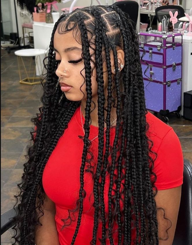 (1) > SMALL KNOTLESS BOX BRAID / BOHO BOX BRAIDS,  WITH SYNTHETIC CURLY HAIR AND BRAIDING HAIR INCLUDED ON THIS SERVICE.  YOU CAN ALSO BRING YOUR OWN CURLY HAIR AND GET $10 DISCOUNT. SCROLL FOR OPTIONS TO BOOK DIFFERENT SIZES.