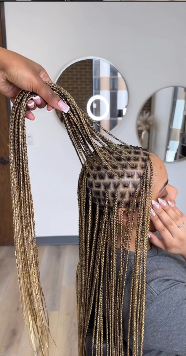(1a,) KNOWLESS BOX BRAIDS,  HAIR IS INCLUDED ON THIS SERVICES. PROCESS TAKES 3 TO 6 HOURS DEPENDING ON SIZE & LENGTH.  SCROLL FOR MORE PICTURES.