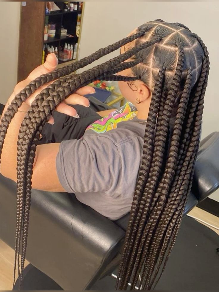 (1) > SMALL KNOTLESS BOX BRAID / BOX BRAID (MID-BACK > $250) (WAIST-LENGTH  $300) WITH HAIR INCLUDED > SCROLL FOR MORE SIZES, BOOK YOUR APPOINTMENT. CLICK ON ANY PICTURE OF SIZES YOU WANT TO BOOK.