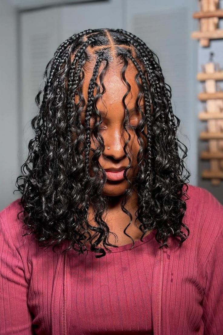 (1) > SMALL KNOTLESS BOX BRAID / BOHO BOX BRAIDS,  WITH SYNTHETIC CURLY HAIR AND BRAIDING HAIR INCLUDED ON THIS SERVICE.  YOU CAN ALSO BRING YOUR OWN CURLY HAIR AND GET $10 DISCOUNT. SCROLL FOR OPTIONS TO BOOK DIFFERENT SIZES.