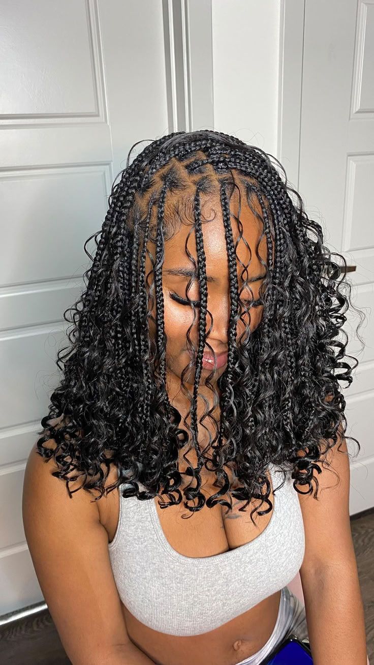 (1) > SMALL KNOTLESS BOX BRAID / BOHO BOX BRAIDS,  WITH SYNTHETIC CURLY HAIR AND BRAIDING HAIR INCLUDED ON THIS SERVICE.  YOU CAN ALSO BRING YOUR OWN CURLY HAIR AND GET $10 DISCOUNT. SCROLL FOR OPTIONS TO BOOK DIFFERENT SIZES.