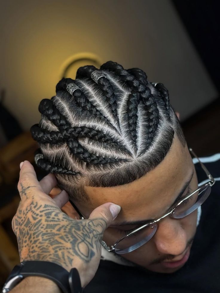 MEN DESIGN CONROWS,  SCROLL FOR MORE PICTURES.  ANY CONROWS HERE IS $100 TO $160 DEPENDING ON THE DESIGN OF  YOUR CHOICE .