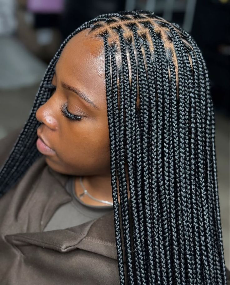 (1) > SMALL KNOTLESS BOX BRAID / BOX BRAID (MID-BACK > $250) (WAIST-LENGTH  $300) WITH HAIR INCLUDED > SCROLL FOR MORE SIZES, BOOK YOUR APPOINTMENT. CLICK ON ANY PICTURE OF SIZES YOU WANT TO BOOK.
