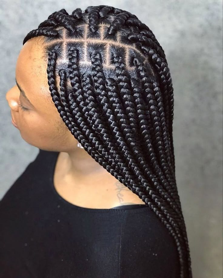 (1) > SMALL KNOTLESS BOX BRAID / BOX BRAID (MID-BACK > $250) (WAIST-LENGTH  $300) WITH HAIR INCLUDED > SCROLL FOR MORE SIZES, BOOK YOUR APPOINTMENT. CLICK ON ANY PICTURE OF SIZES YOU WANT TO BOOK.
